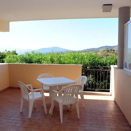 Lo Smeraldo Aparthotel 3*