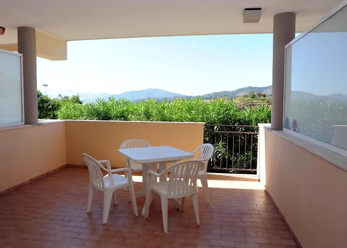 Lo Smeraldo Aparthotel 3*